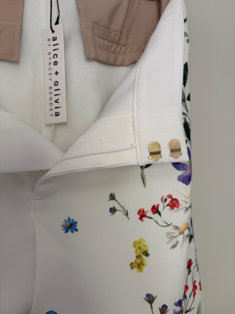 Alice + Olivia Andrew Pants Twisting Vines Off White size 6 - Picture 10 of 12